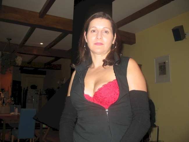 Femme cougar sexy très classe cherche un homme docile